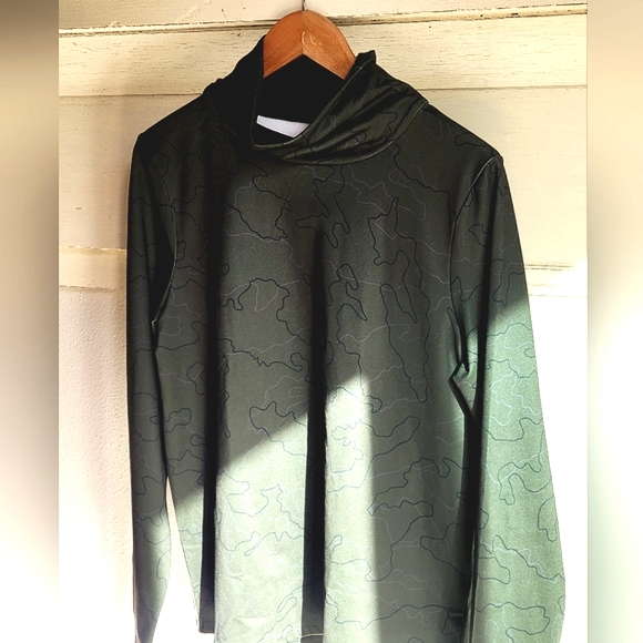 NWT UNDER ARMOR Women's Cold Weather Funnel Neck Top - Picture 15 of 15